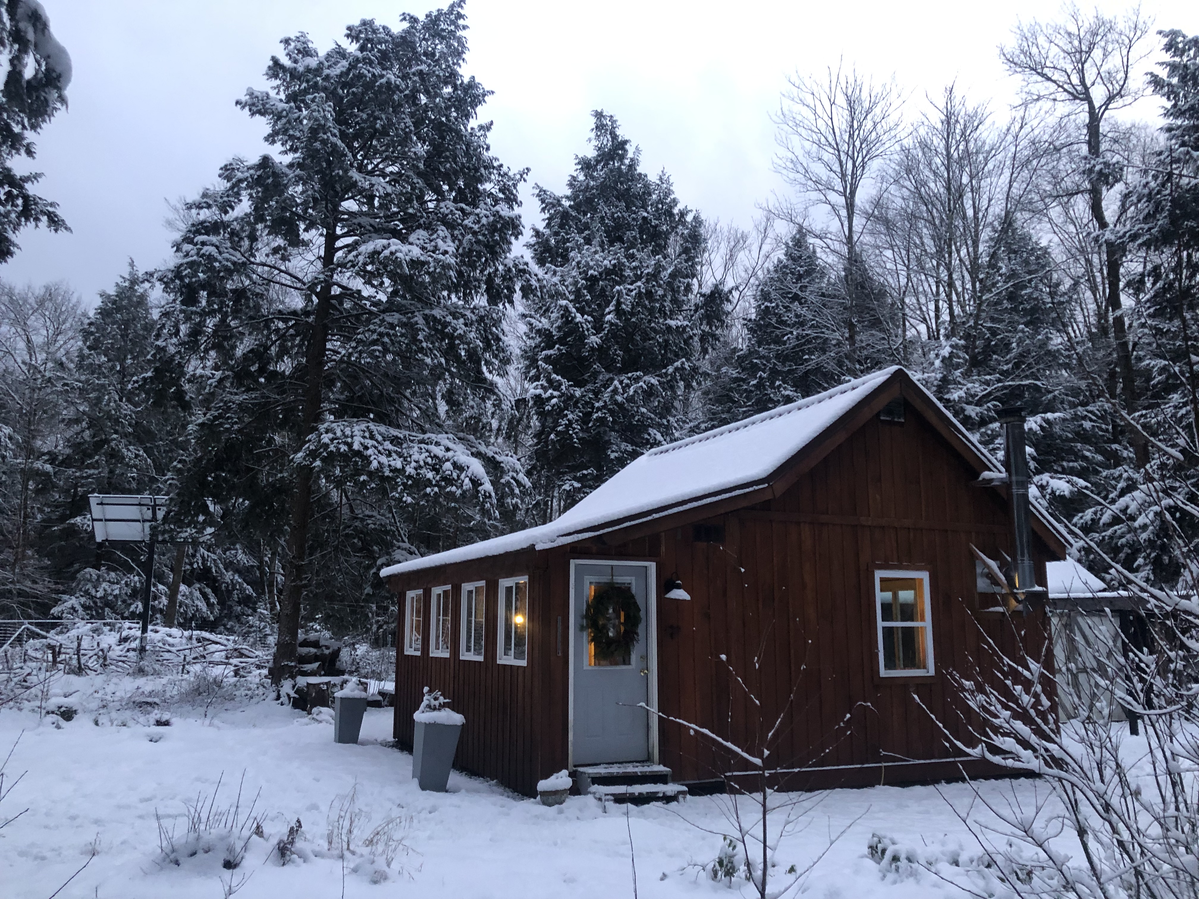 Stay Warm and Prepared: Off-Grid Living Tips for Emergencies